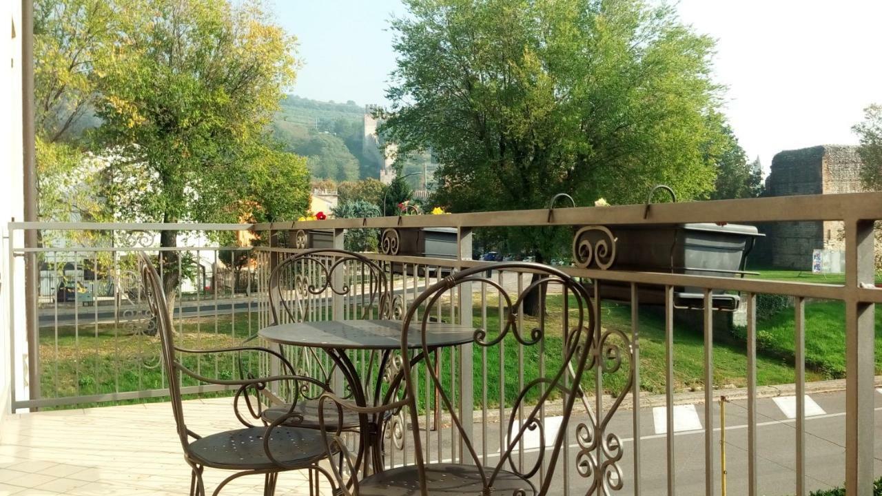 Hotel La Finestra Sul Castello Soave  Exterior foto